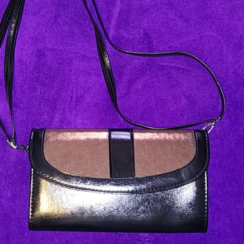 New never used purse w/ detachable straps